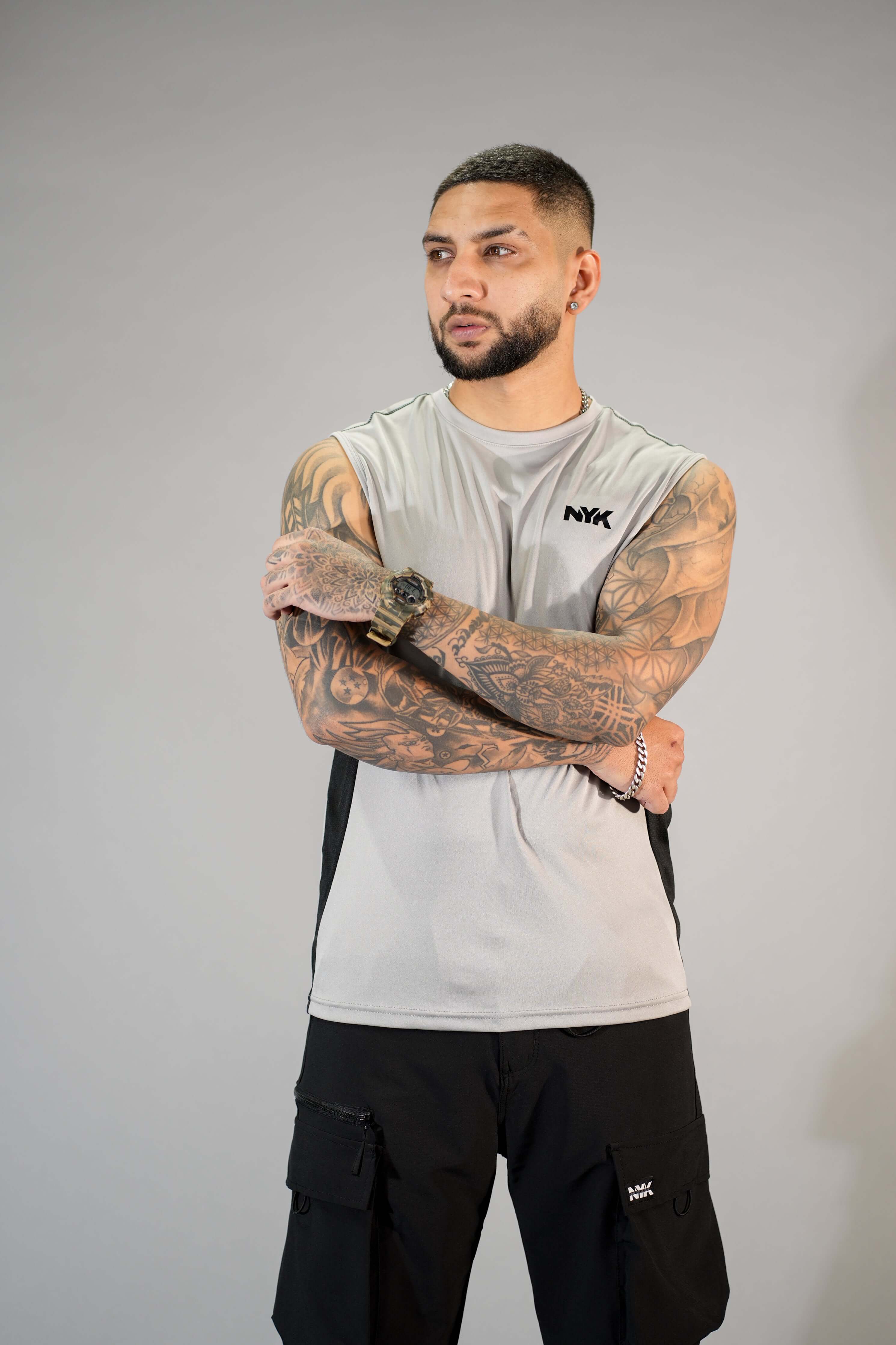 Grey Solid Slim Fit Training Vest
