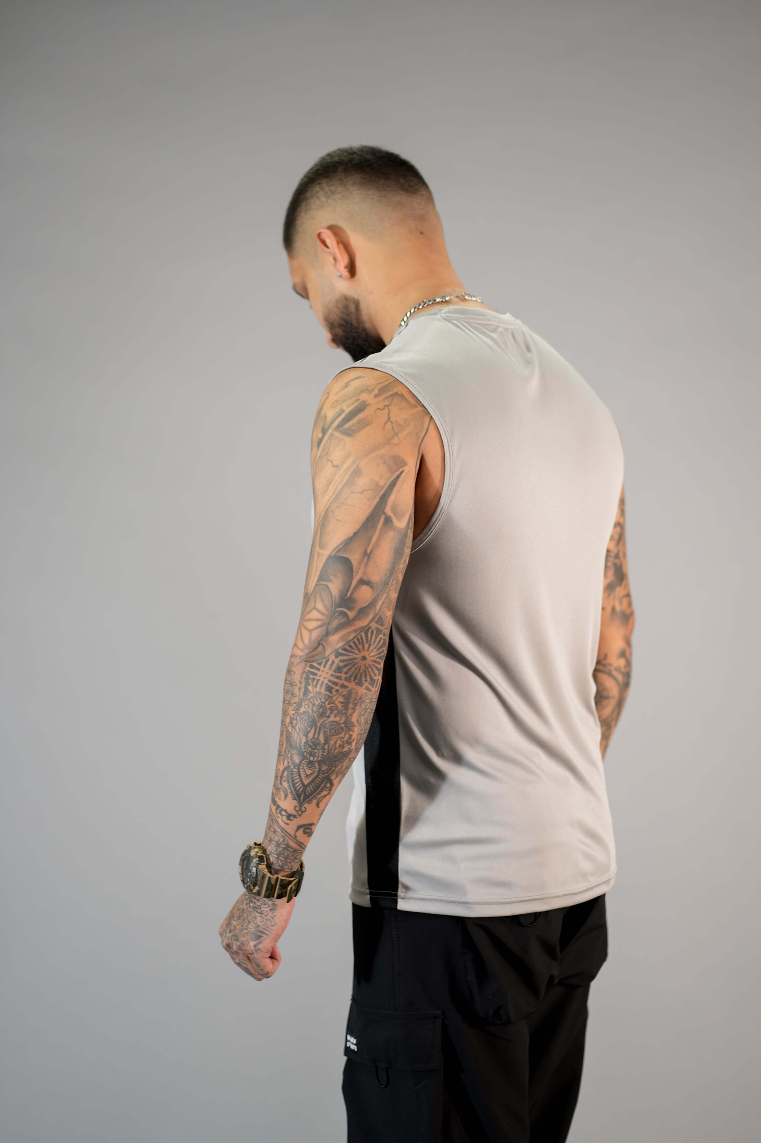 Grey Solid Slim Fit Training Vest