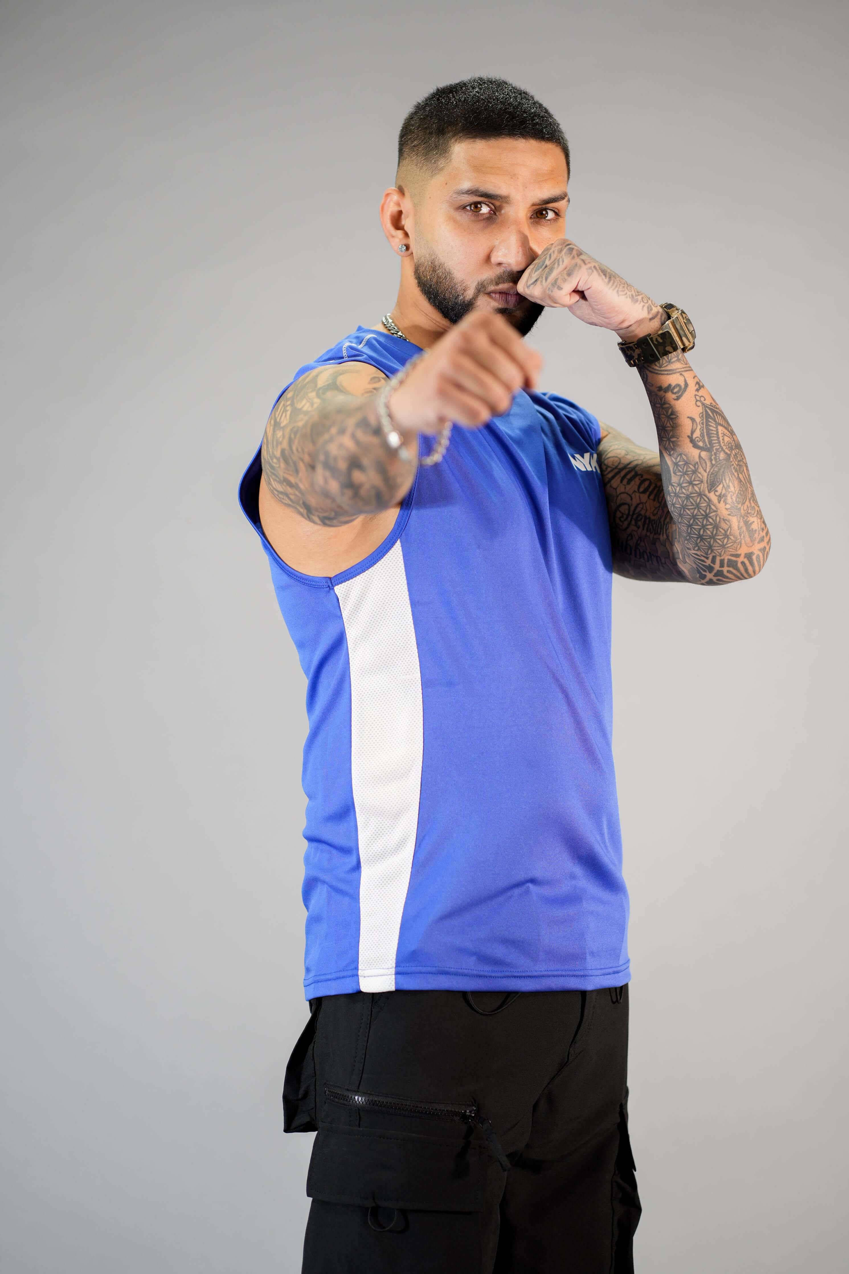 Blue Solid Slim Fit Training Vest
