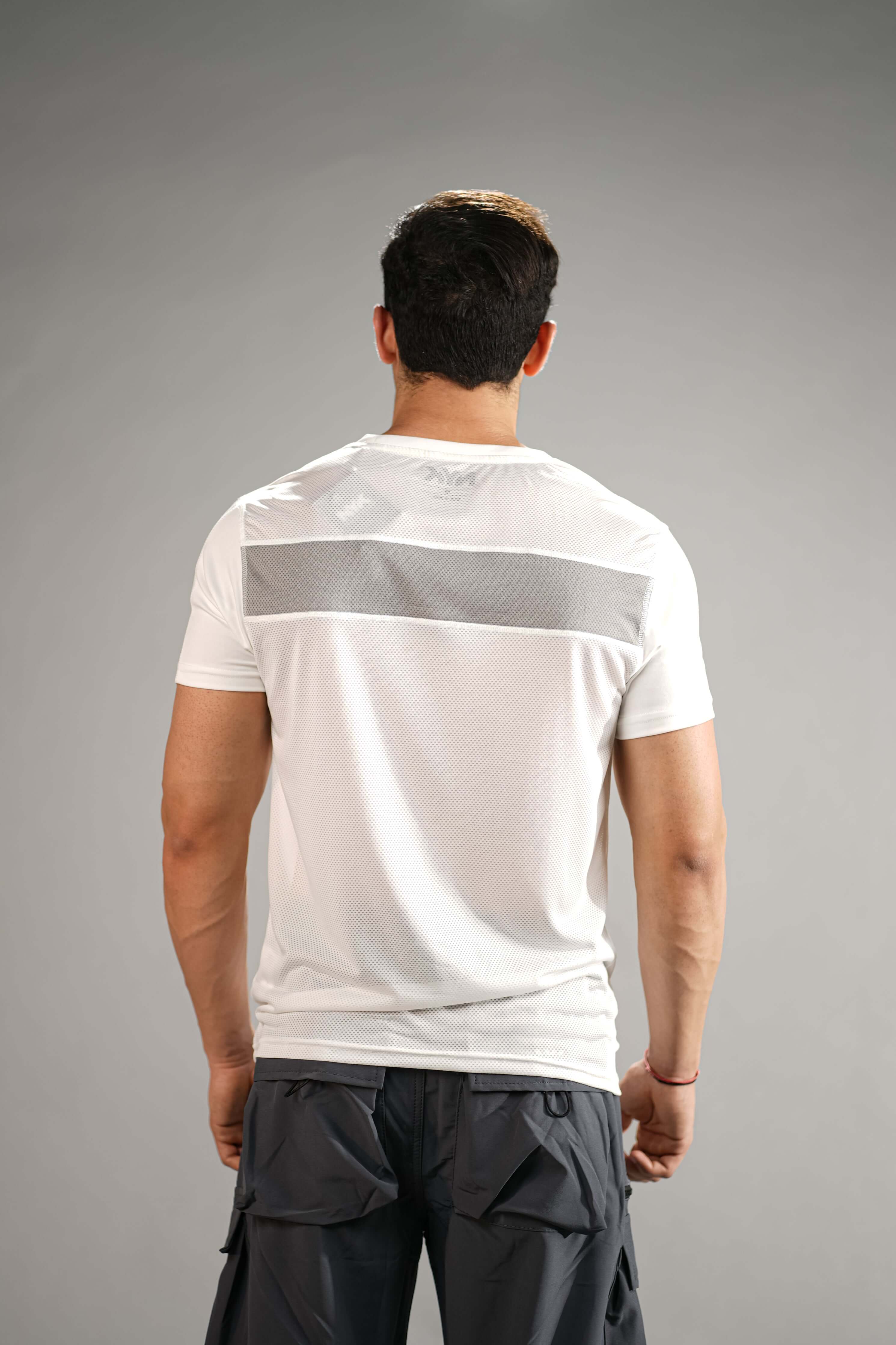 White Solid Slim Fit T-Shirt