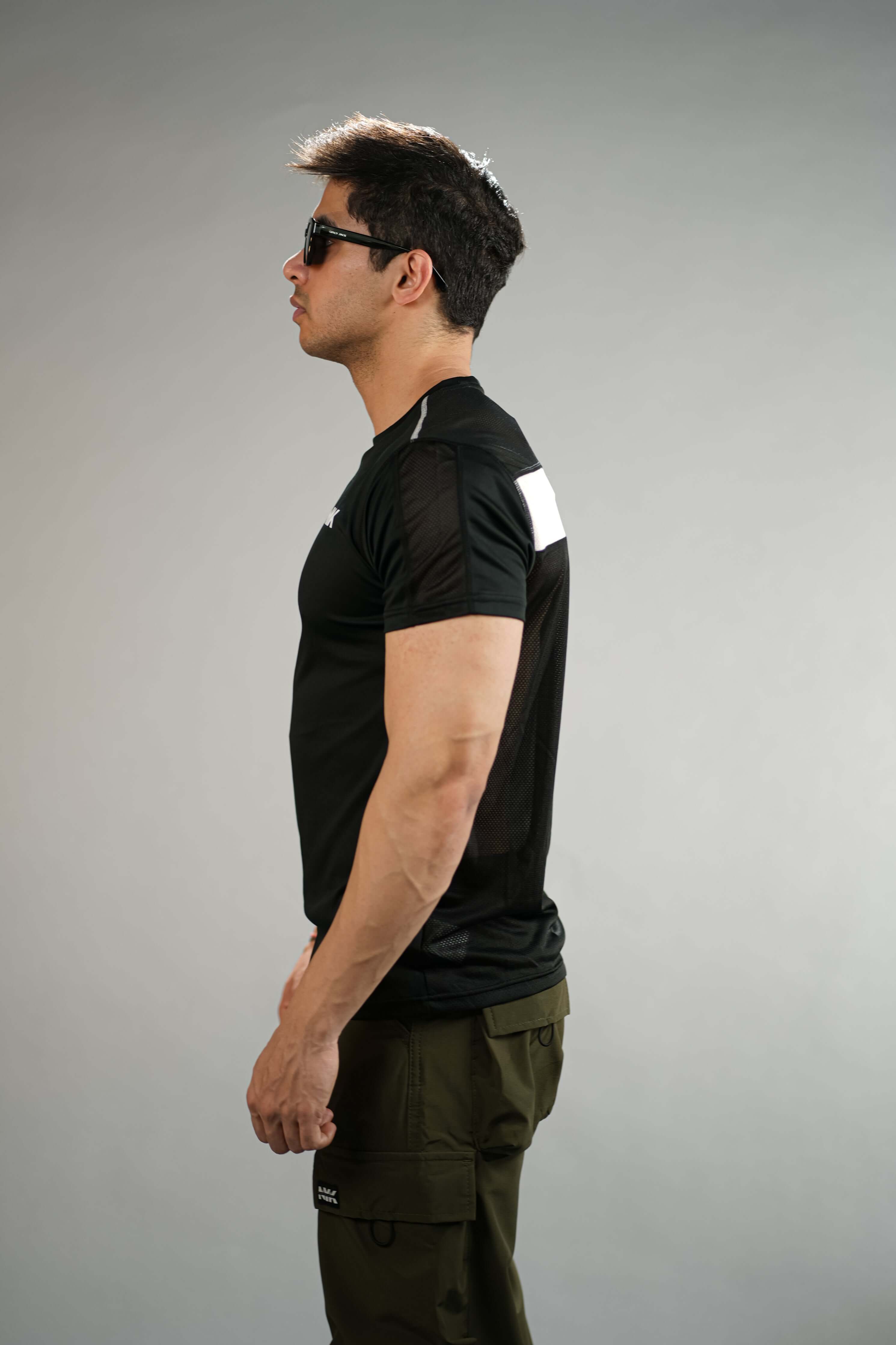 Black Solid Slim Fit T-Shirt
