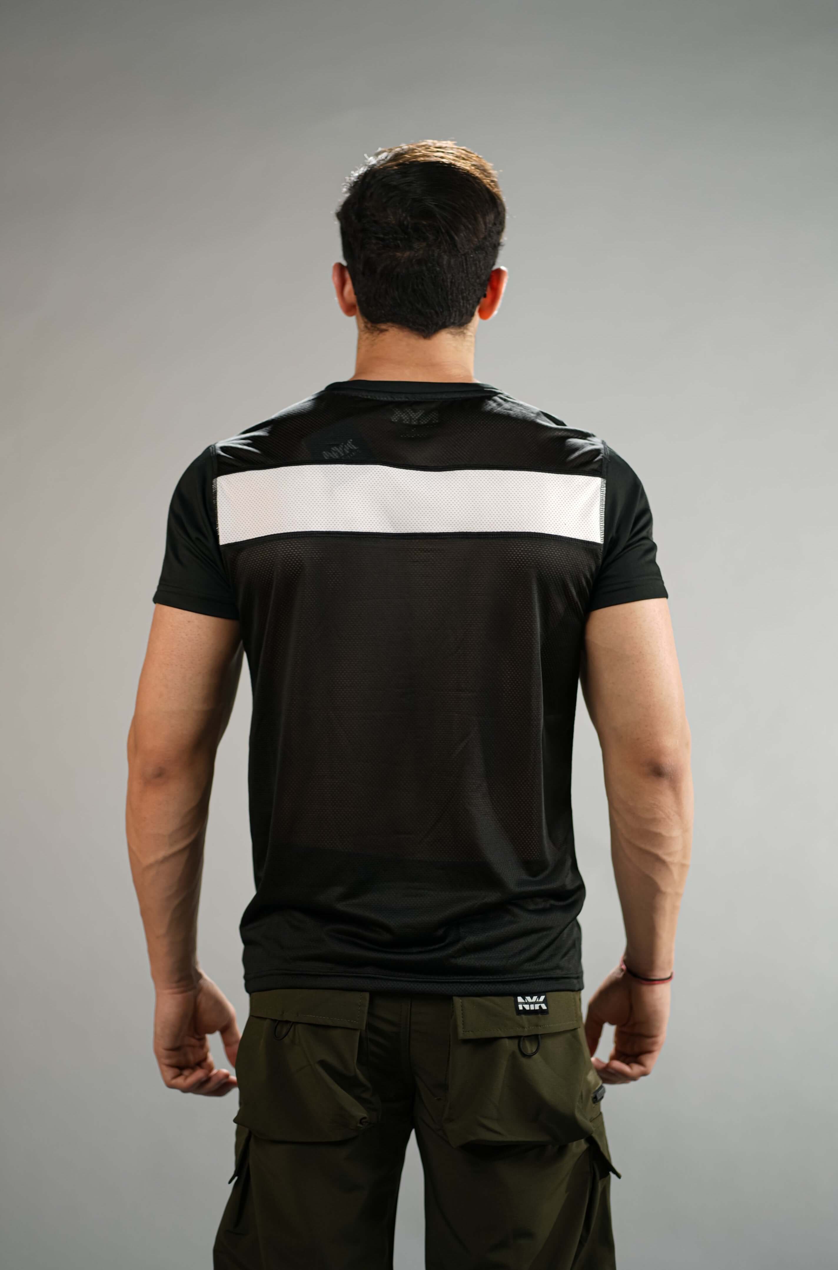 Black Solid Slim Fit T-Shirt