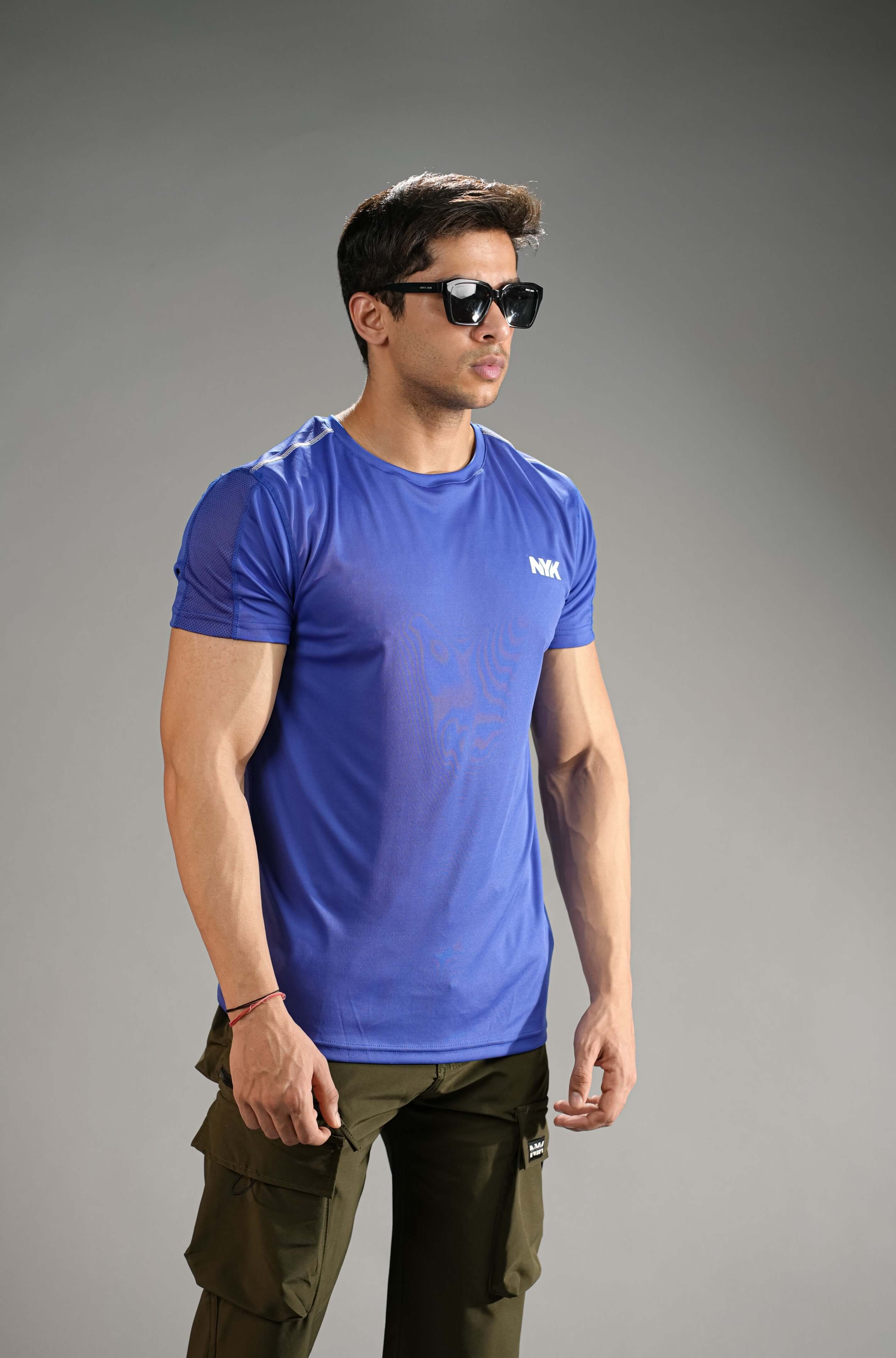 Blue Solid Slim Fit T-Shirt