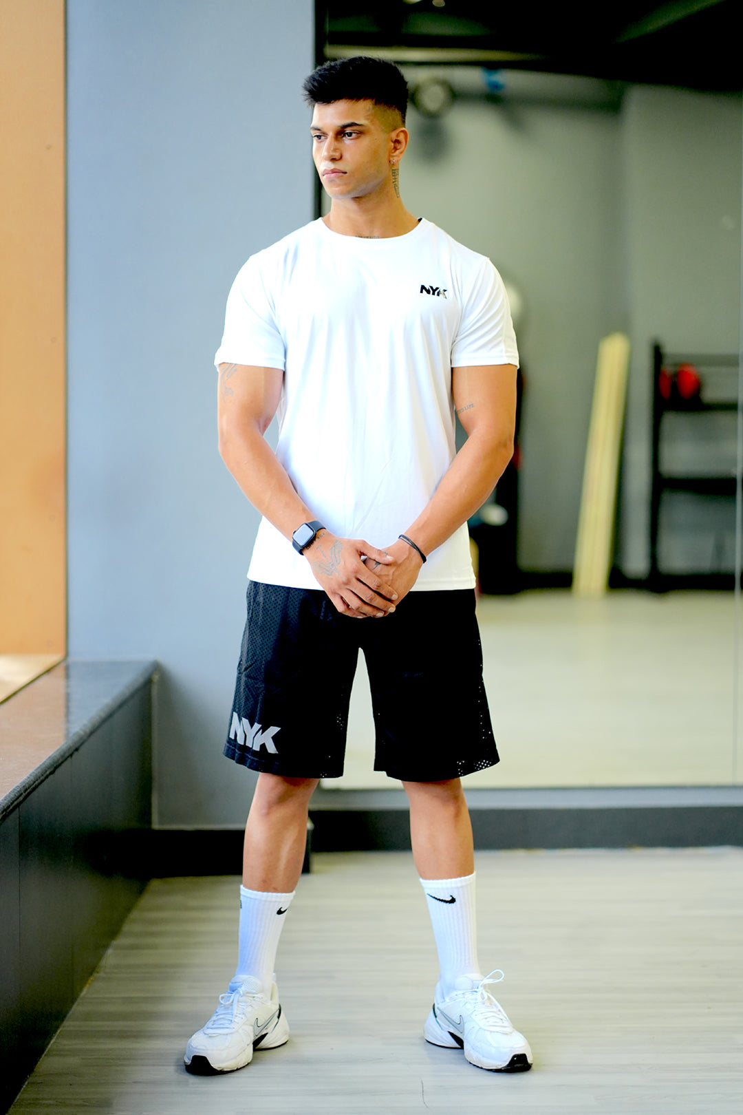White Solid Slim Fit T-Shirt